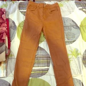 Salmon colored Skinny Jeans